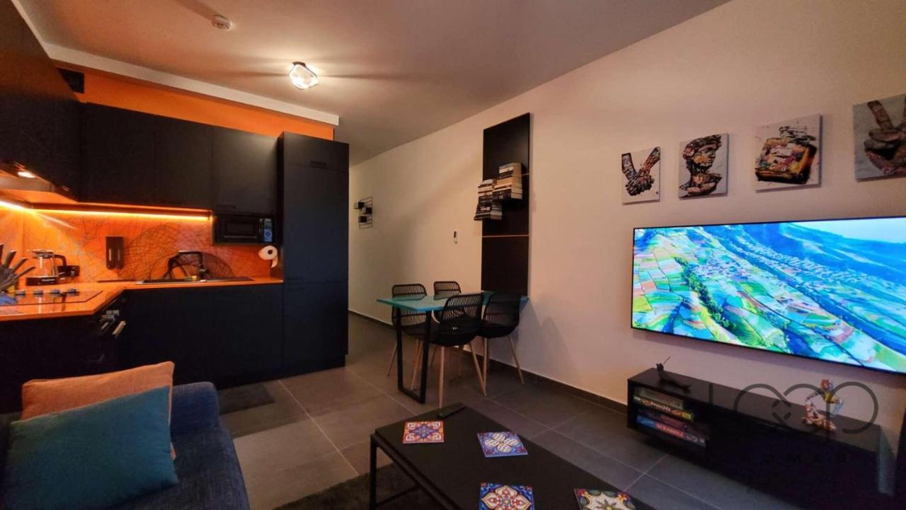 Modern - 50 M From Sea - Free Wi-Fi - Super Cool - Terrace - Fully Air-Conditioned Σεντ Πόλς Μπέι Εξωτερικό φωτογραφία